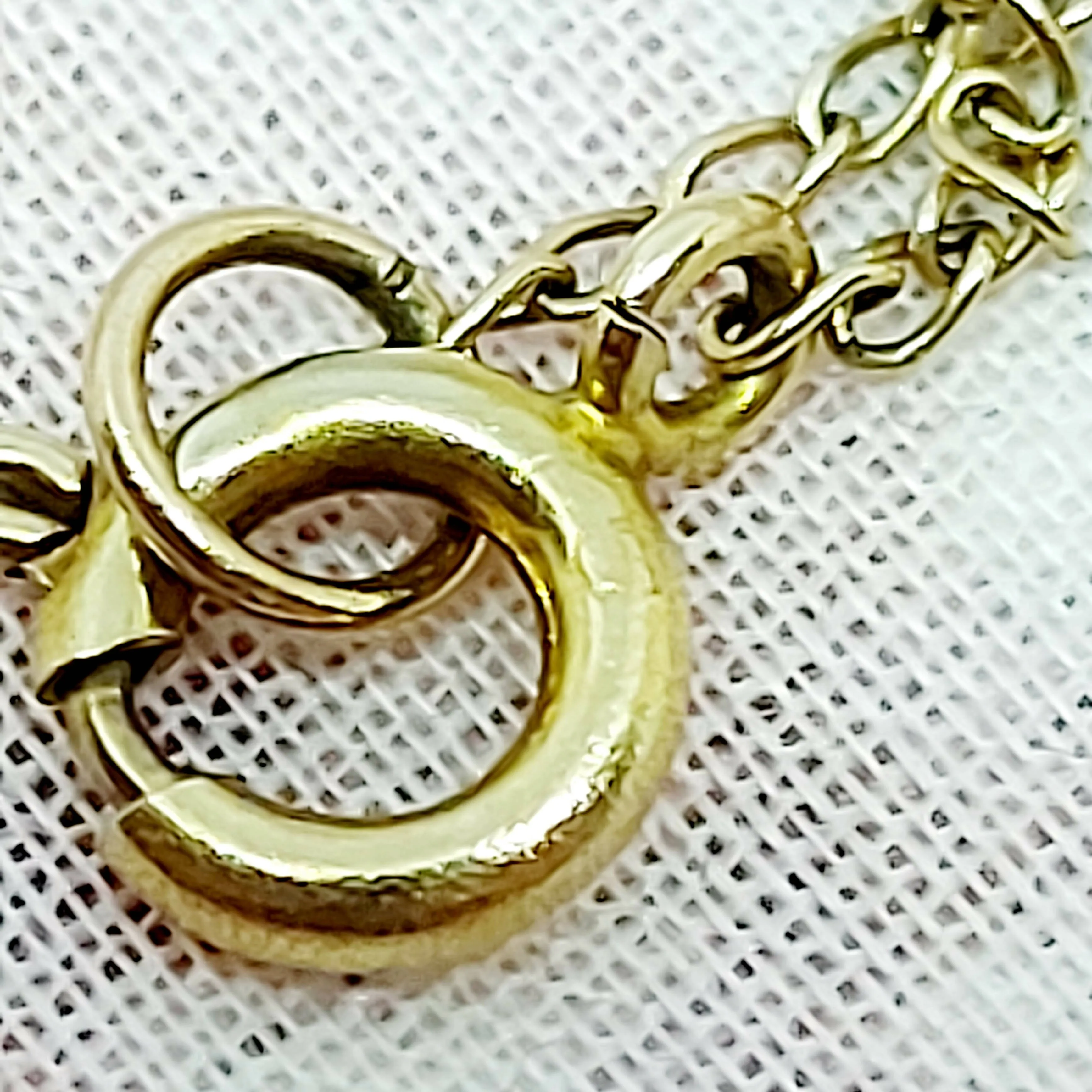 9ct Gold & Pearl Pendant & Chain