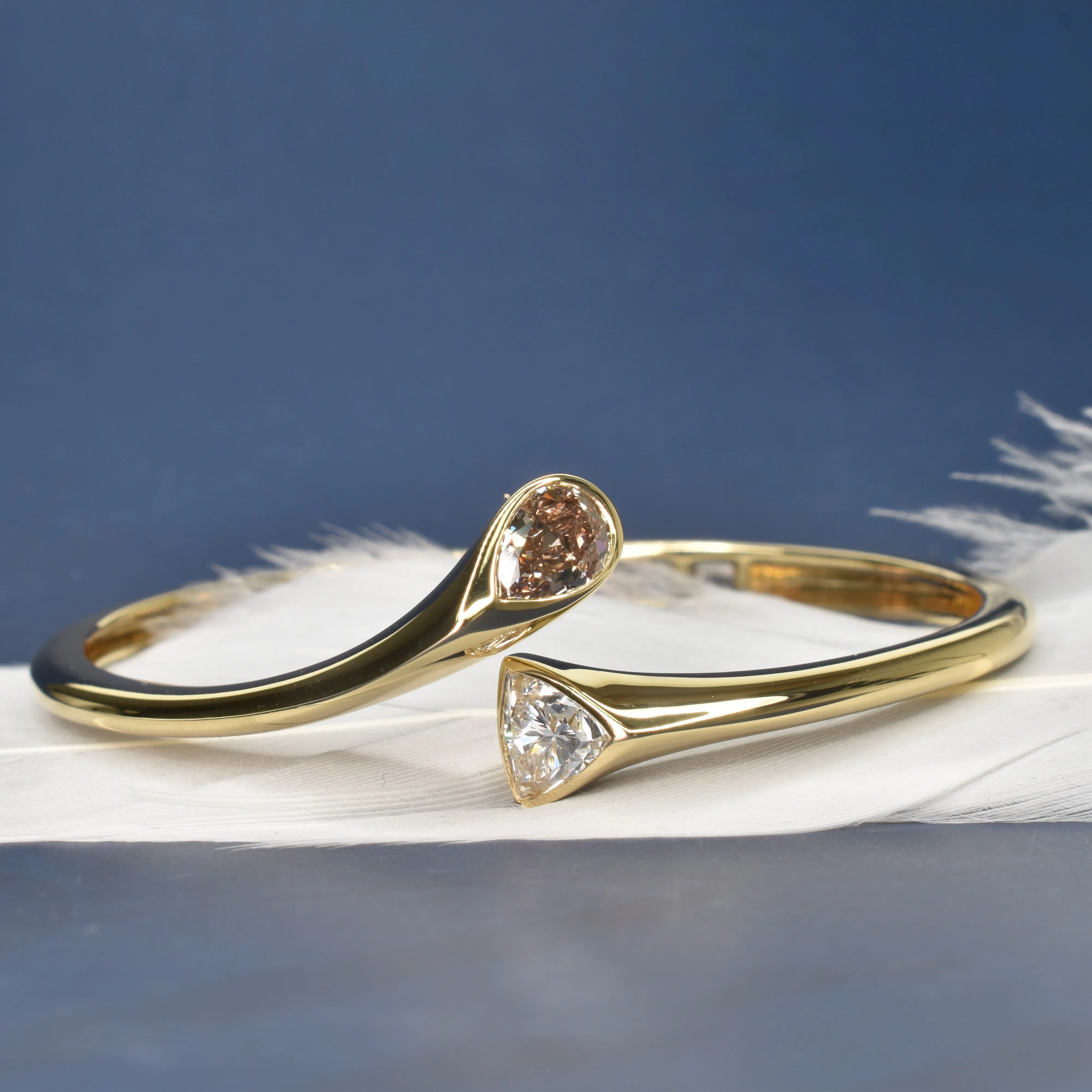 Bangle with Pear & Trillion Diamond