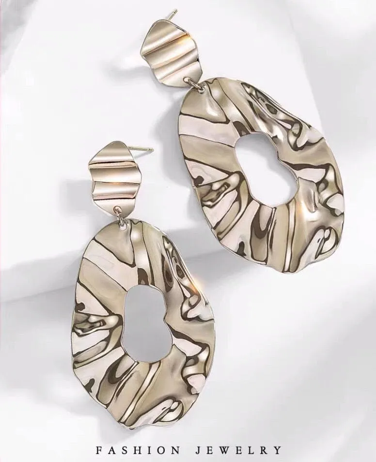 Modern Tone Geometric Hoop Earrings