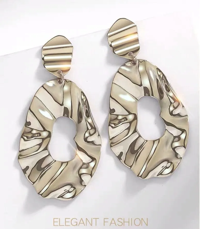 Modern Tone Geometric Hoop Earrings