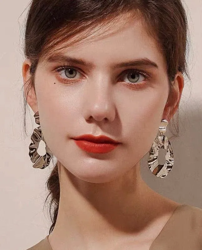 Modern Tone Geometric Hoop Earrings