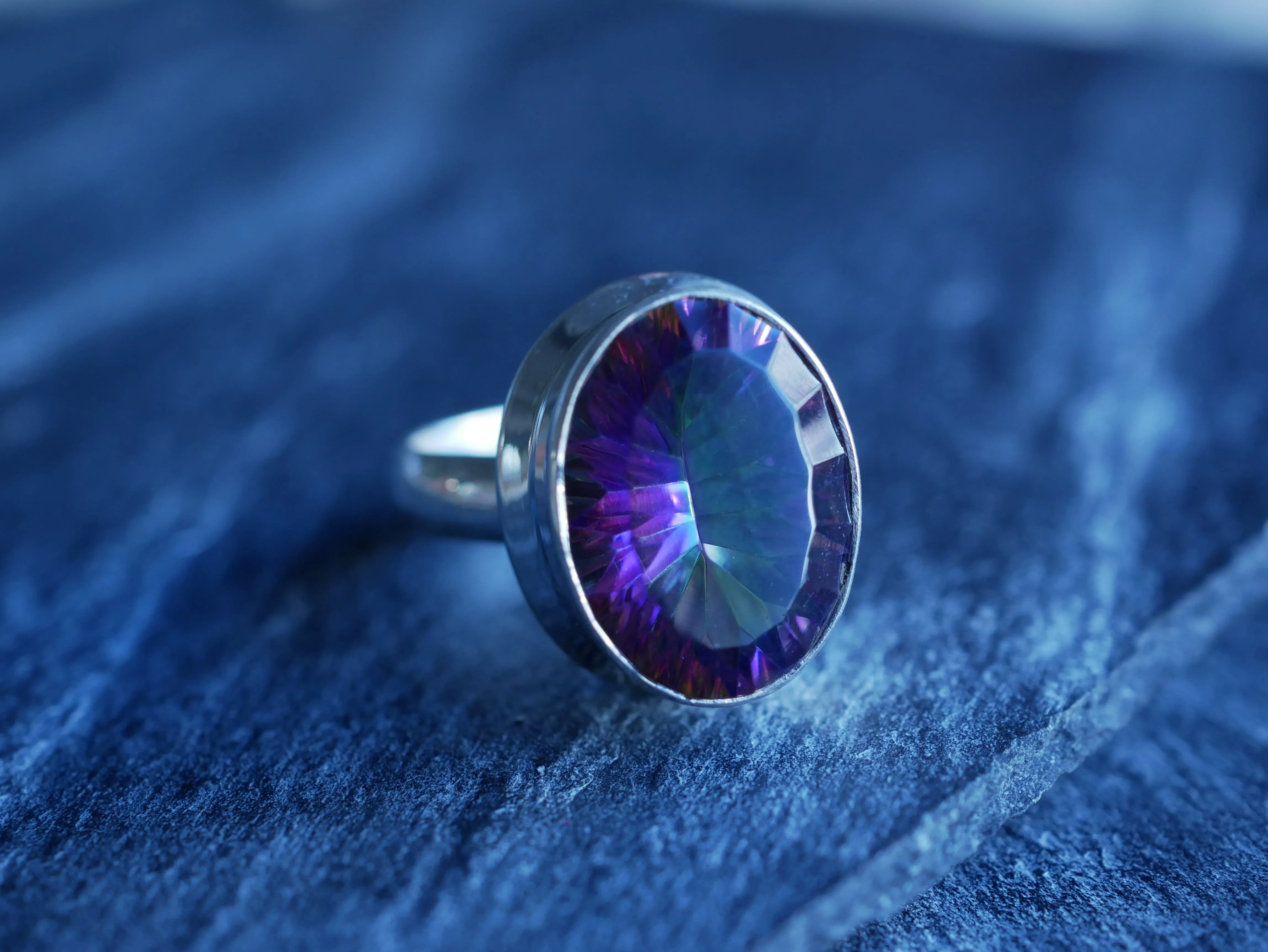 Mystic Topaz Ari Ring - Oval (US 7)